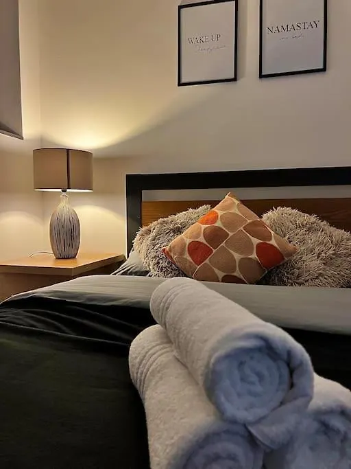 Cityzenretreat - Mezzanine Apartment Sleeps 4 Sheffield City Centre 0*,  United Kingdom