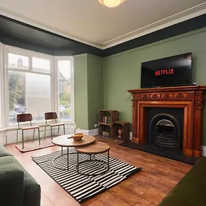 Cosy, Stylish, Leafy And Homely Villa